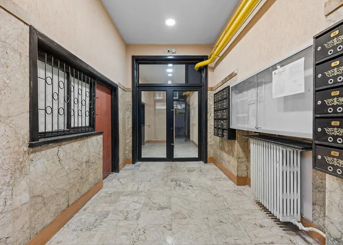 Elegant 2-bedroom In Apartment *