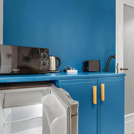 Spacious 2br In *