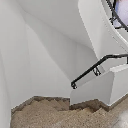 Apartmán Elegant 2-bedroom In *